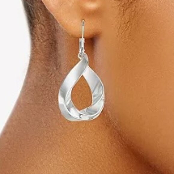 NAPIER Mod/Contemporary Shiny Silver Twisted Ribbon Drop Earrings**NEW! - Picture 2 of 4
